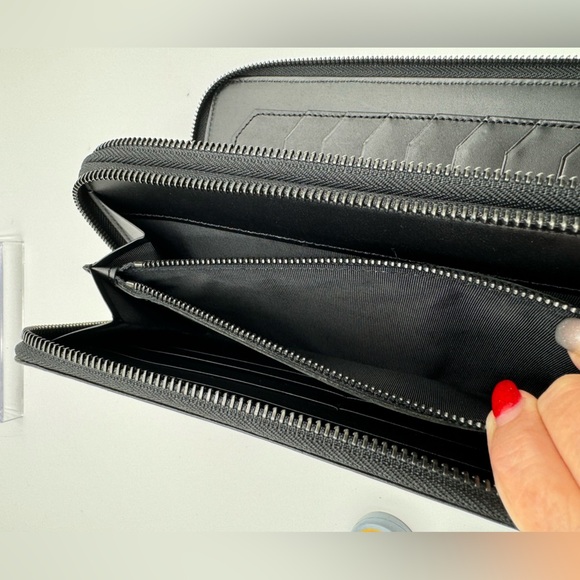 Burberry-Authentic-Black Label Crestridge Double Zippy Wallet/Organizer Like New - Picture 10 of 15
